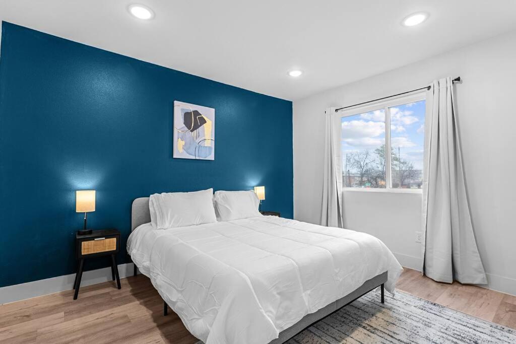 Hébergement de vacances Stylish 2 Bed 1 Mile To Downtown Free Parking
